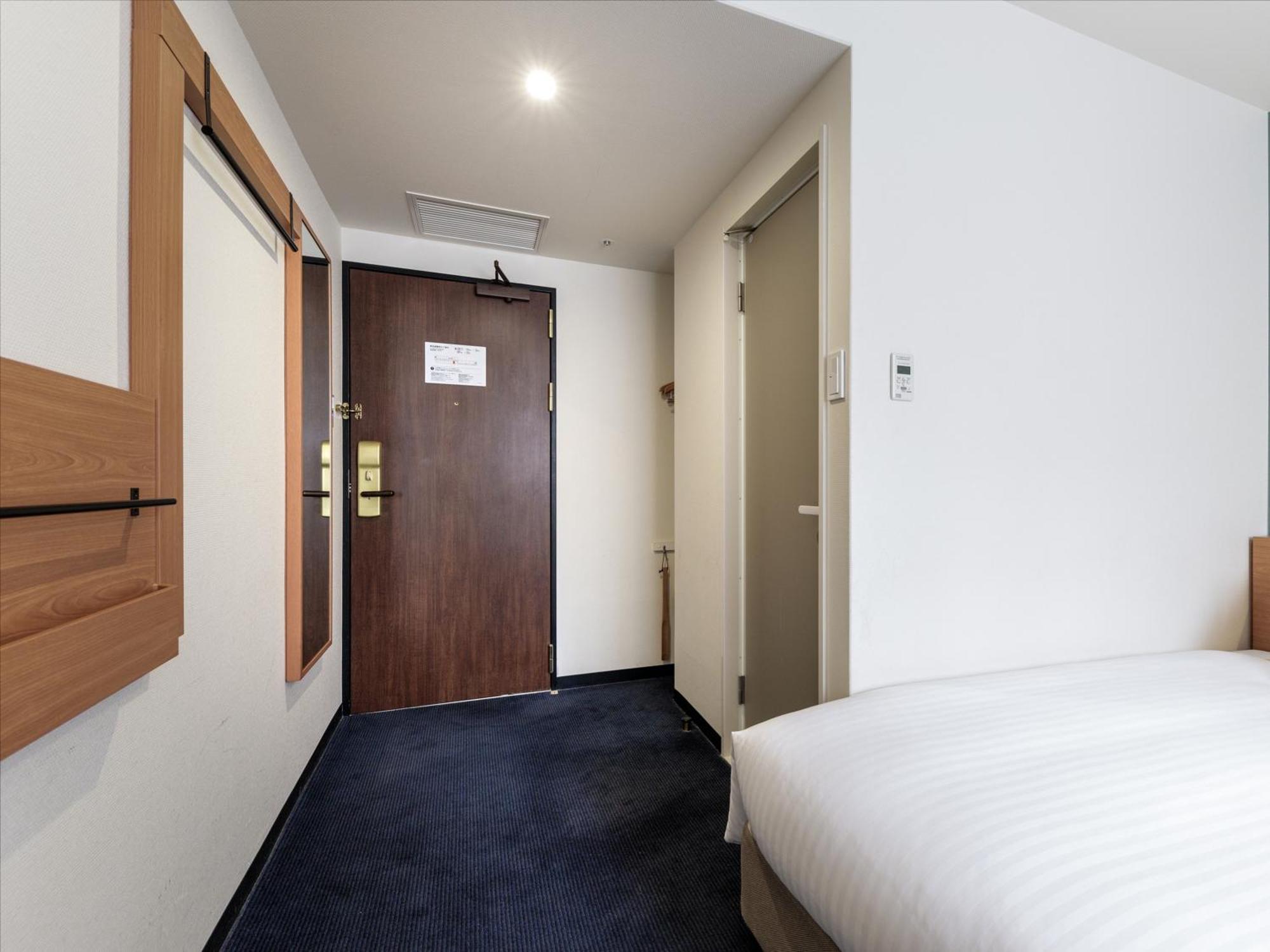 Nishitetsu Inn Shinjuku — Foto 1
